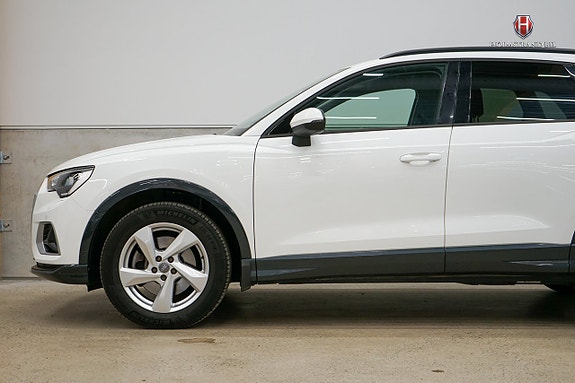 Audi Q3 6 of 21