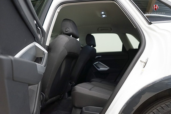 Audi Q3 10 of 21