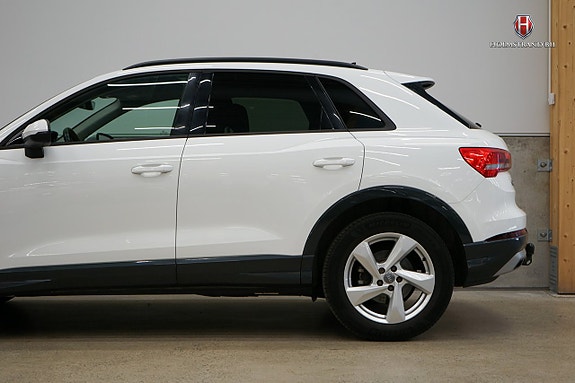 Audi Q3 7 of 21