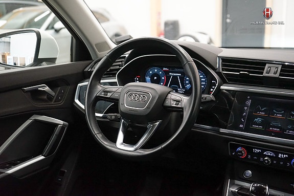 Audi Q3 12 of 21