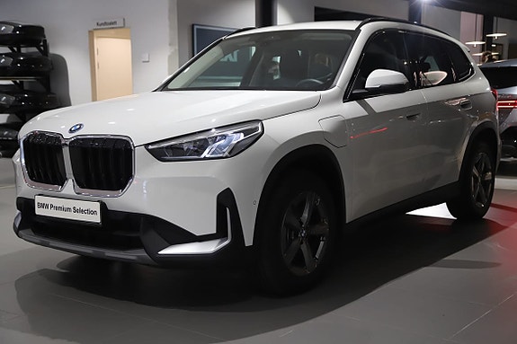BMW X1 3 of 11