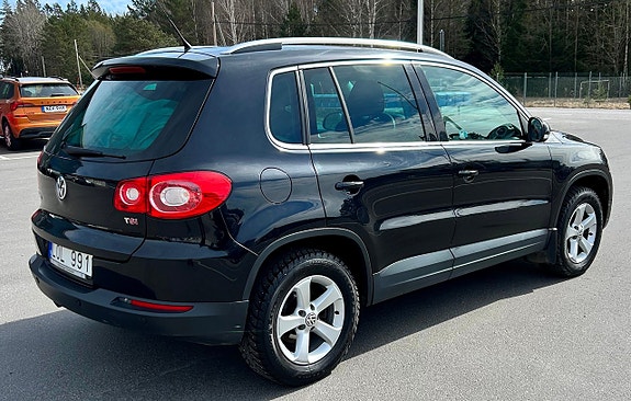 Volkswagen Tiguan 5 of 5