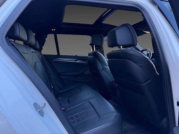 BMW 530e 14 of 22