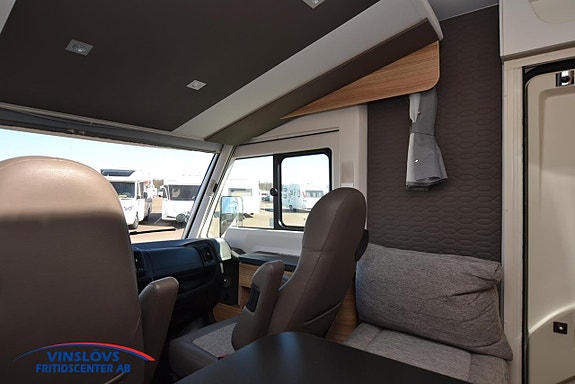 Adria SONIC 700 SC Axess 13 of 20