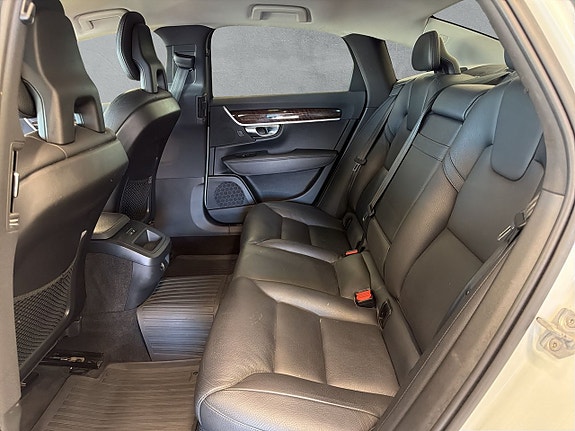 Volvo S90 11 of 25