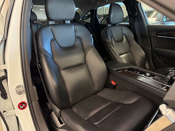Volvo S90 19 of 25