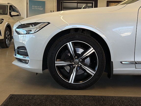 Volvo S90 15 of 25