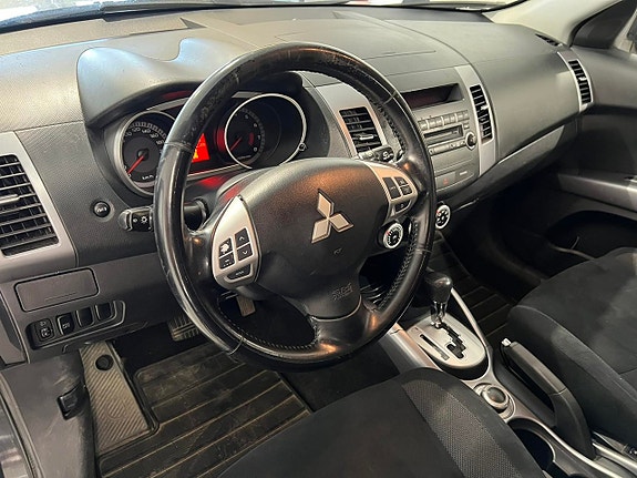 Mitsubishi Outlander 12 of 17