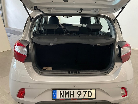 Hyundai i10 6 of 24