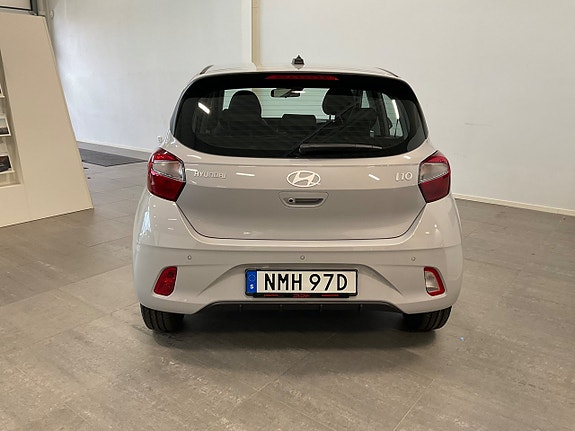 Hyundai i10 3 of 24