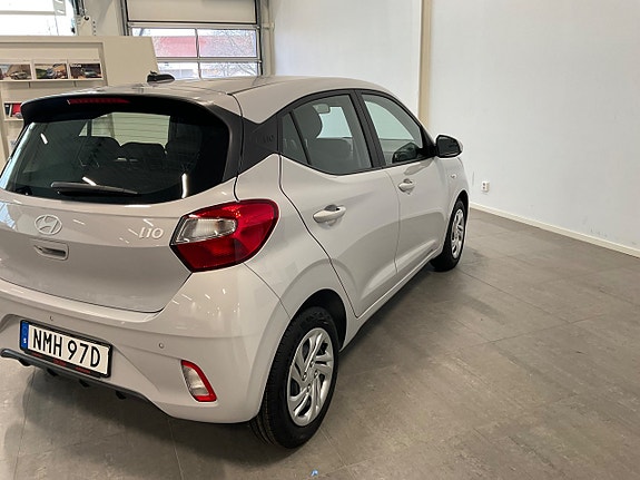 Hyundai i10 4 of 24
