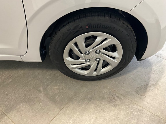 Hyundai i10 22 of 24