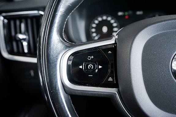 Volvo V90 Cross Country 24 of 30