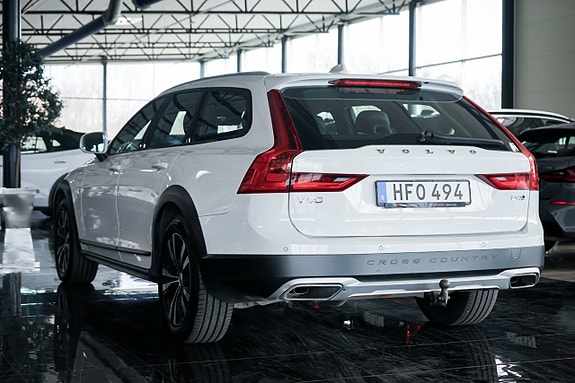 Volvo V90 Cross Country 7 of 30