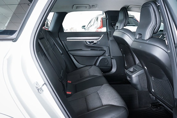 Volvo V90 Cross Country 14 of 30