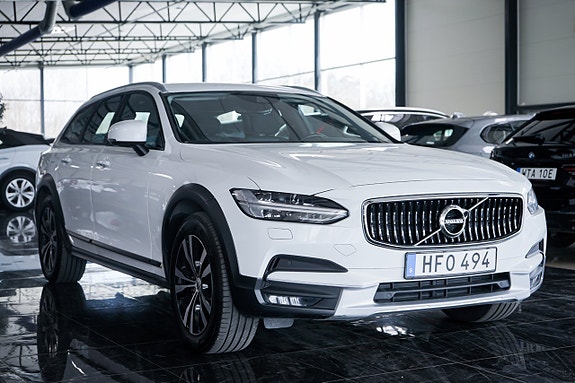 Volvo V90 Cross Country 2 of 30