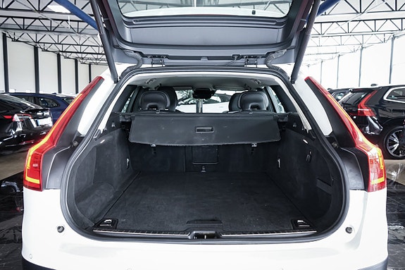 Volvo V90 Cross Country 10 of 30