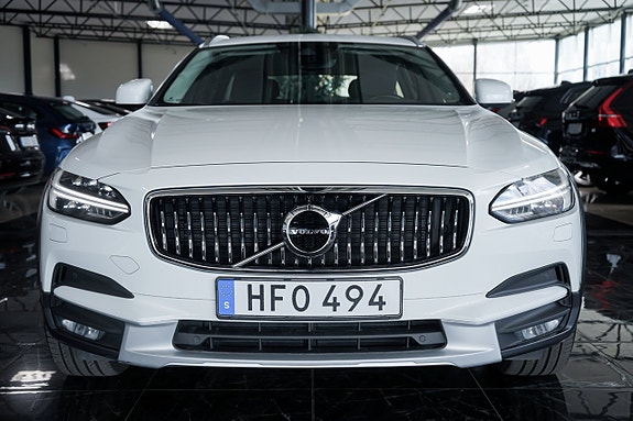 Volvo V90 Cross Country 3 of 30