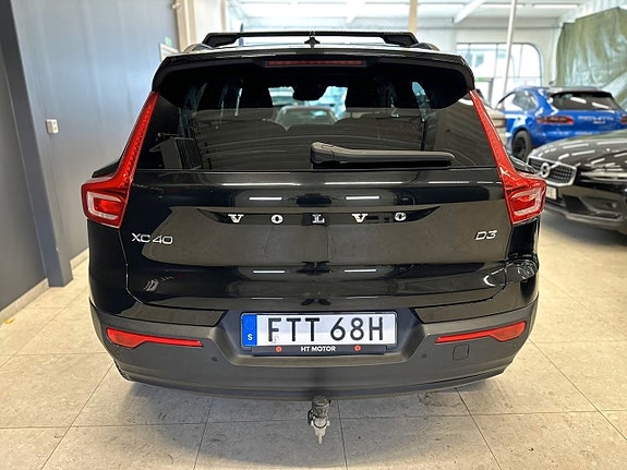 Volvo XC40 6 of 16