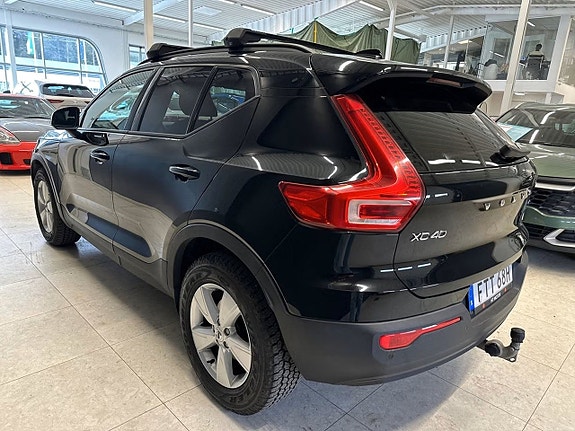 Volvo XC40 3 of 16