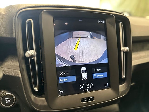 Volvo XC40 14 of 16