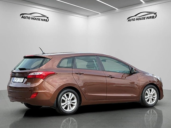Hyundai i30 10 of 21