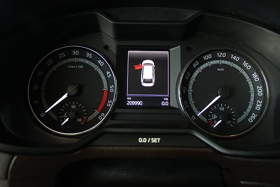 Skoda Octavia Scout 9 of 11