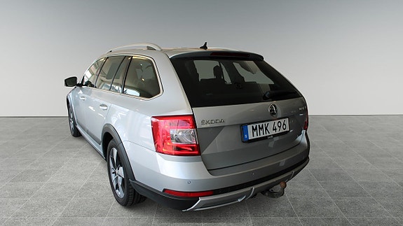 Skoda Octavia Scout 4 of 5