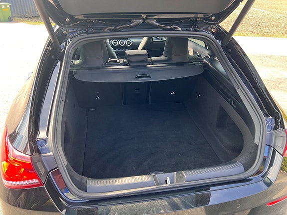 Mercedes-Benz CLA35 14 of 24