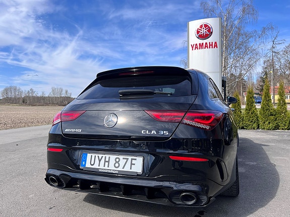 Mercedes-Benz CLA35 11 of 24