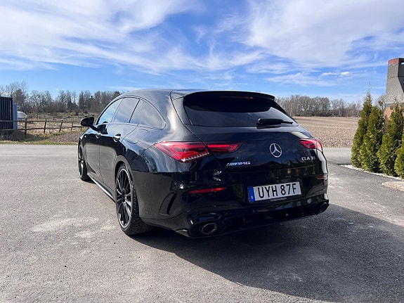 Mercedes-Benz CLA35 4 of 5