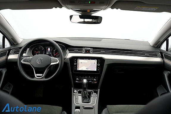 Volkswagen Passat 14 of 30