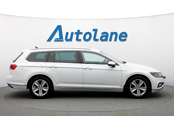 Volkswagen Passat 9 of 30