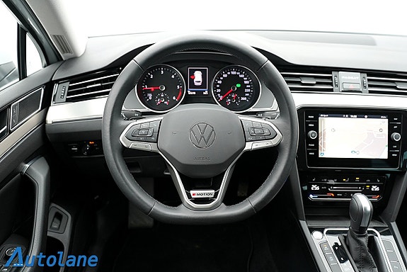 Volkswagen Passat 16 of 30