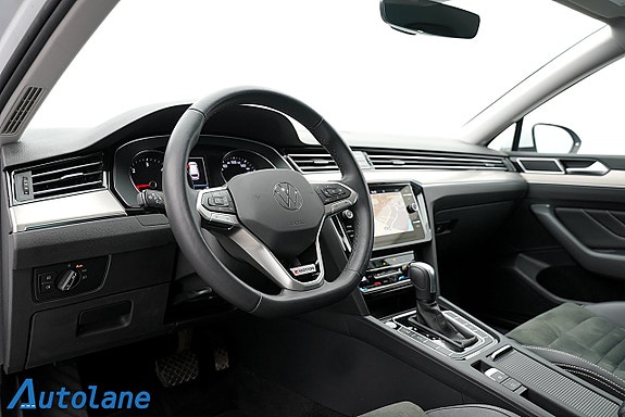 Volkswagen Passat 13 of 30
