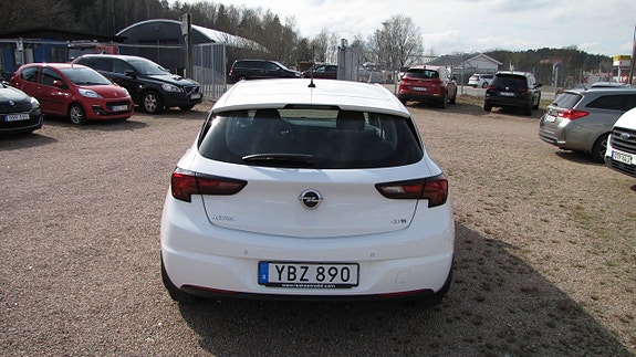 Opel Astra 3 of 5
