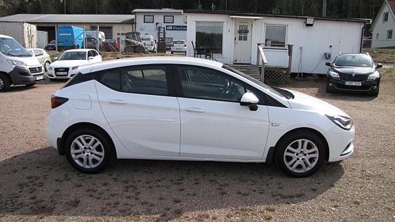 Opel Astra 2 of 5
