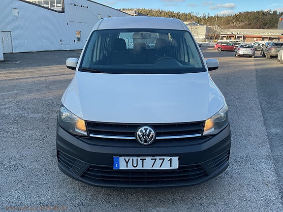 Volkswagen Caddy Maxi 2 of 5