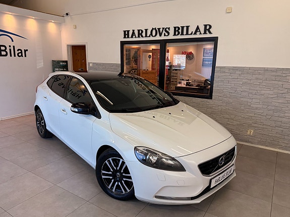Volvo V40 9 of 15