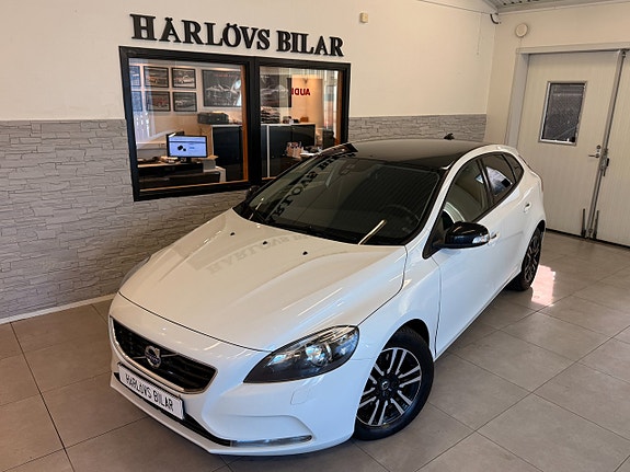 Volvo V40 8 of 15