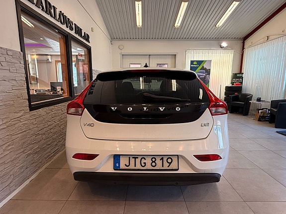 Volvo V40 10 of 15