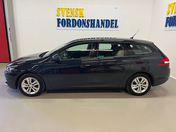Peugeot 308 SW 4 of 5