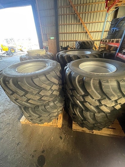 BKT 710/50-26,5 FL630 Flotation Radial