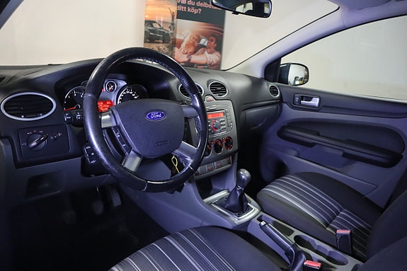 Ford Focus 9 of 15