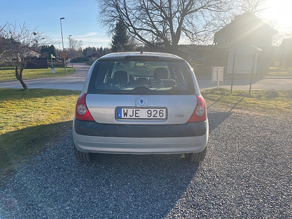 Renault Clio 6 of 10