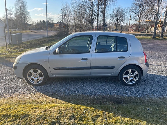 Renault Clio 8 of 10