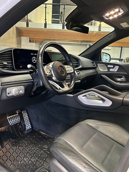 Mercedes-Benz GLE350 e 5 of 5