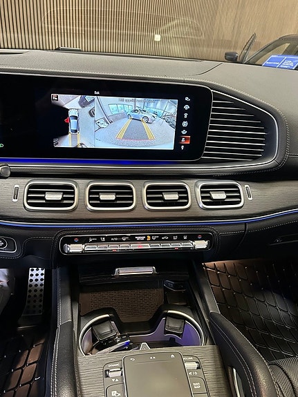 Mercedes-Benz GLE350 e 9 of 14