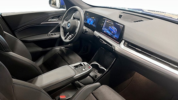 BMW X1 3 of 5