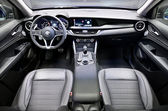 Alfa Romeo Stelvio 17 of 28